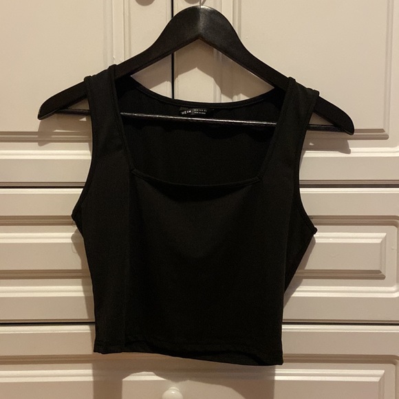 Tank tops - Picture 2 of 3